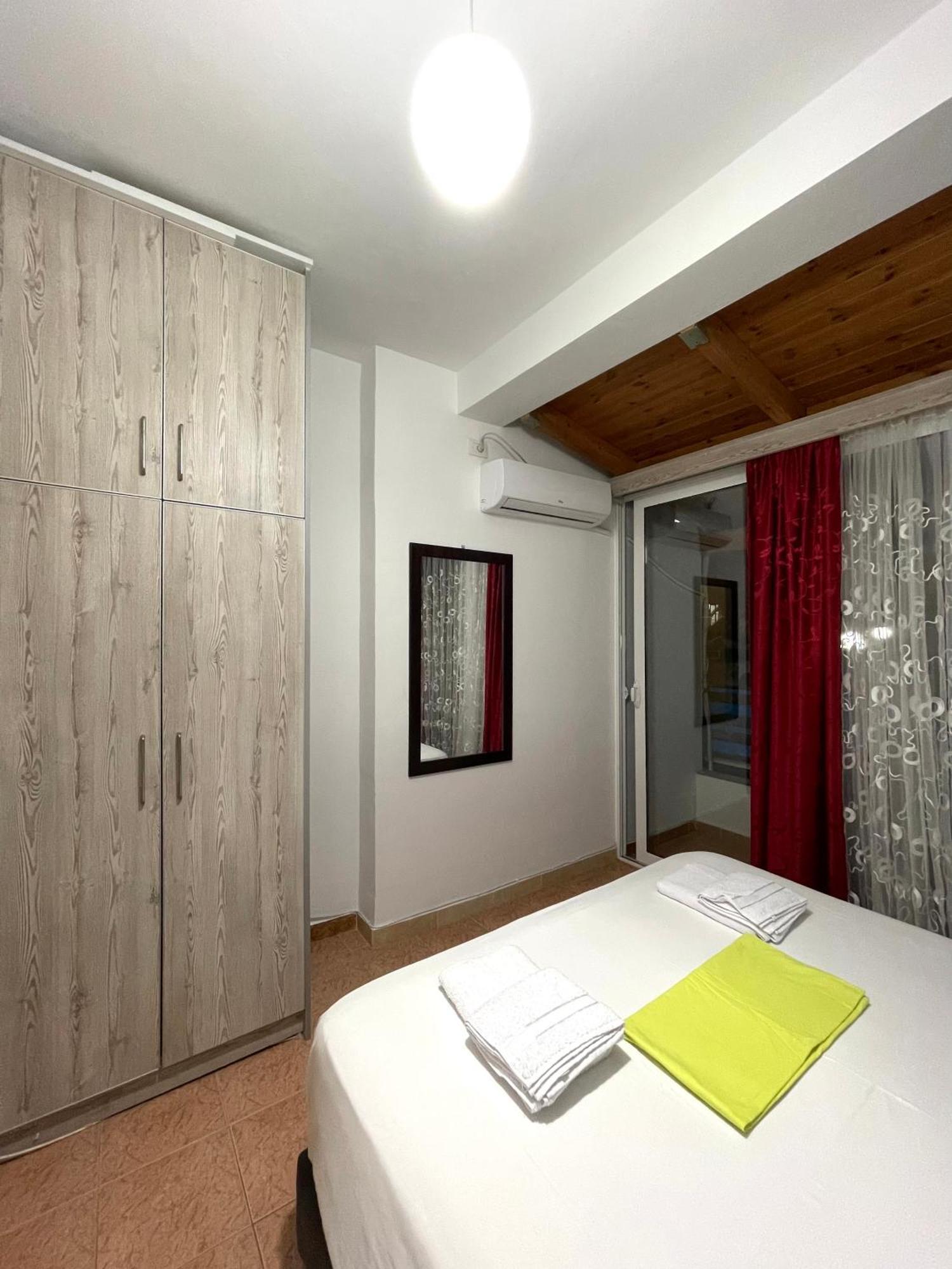 Apartments Monika Sarandë Esterno foto
