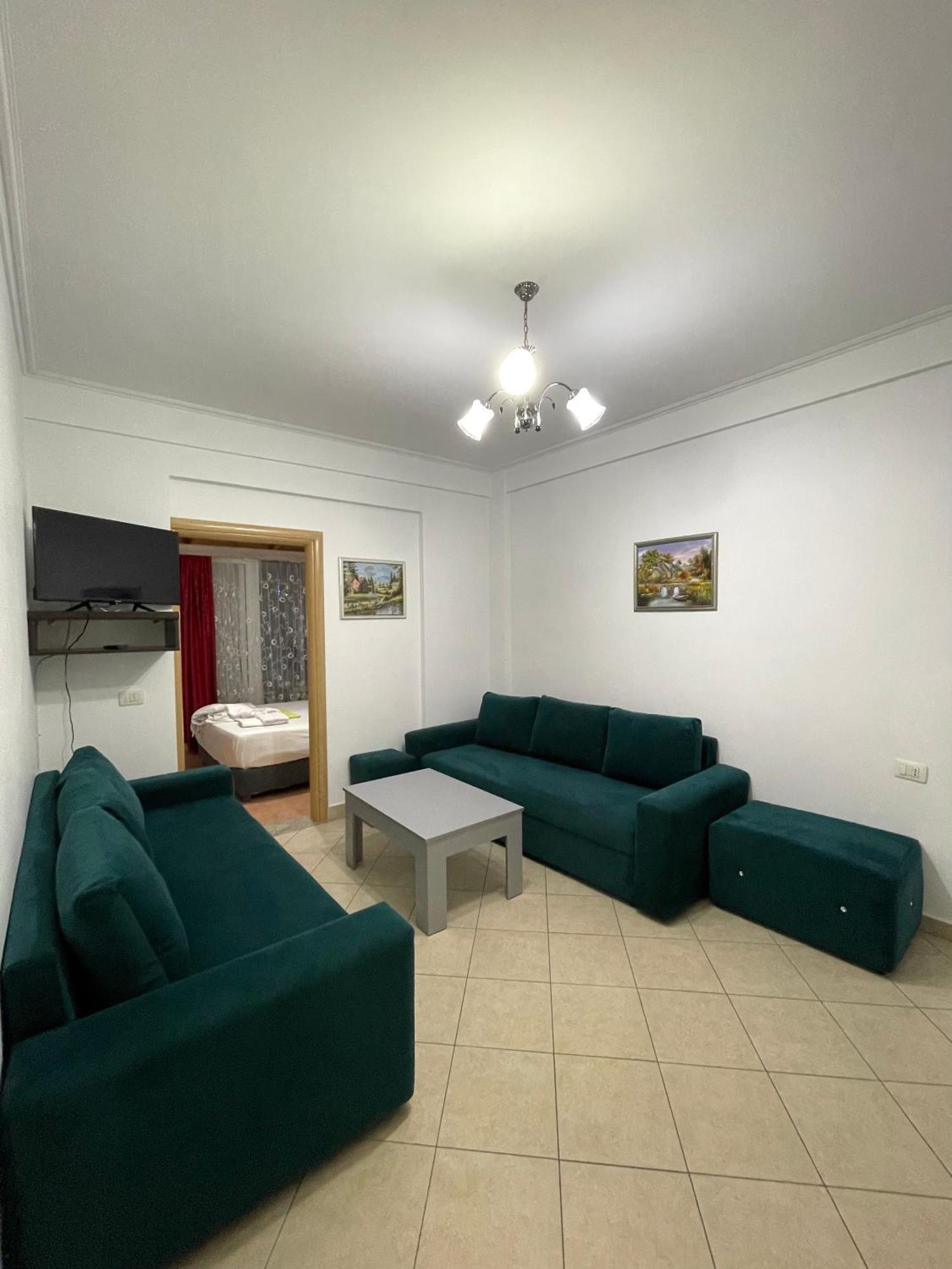 Apartments Monika Sarandë Esterno foto
