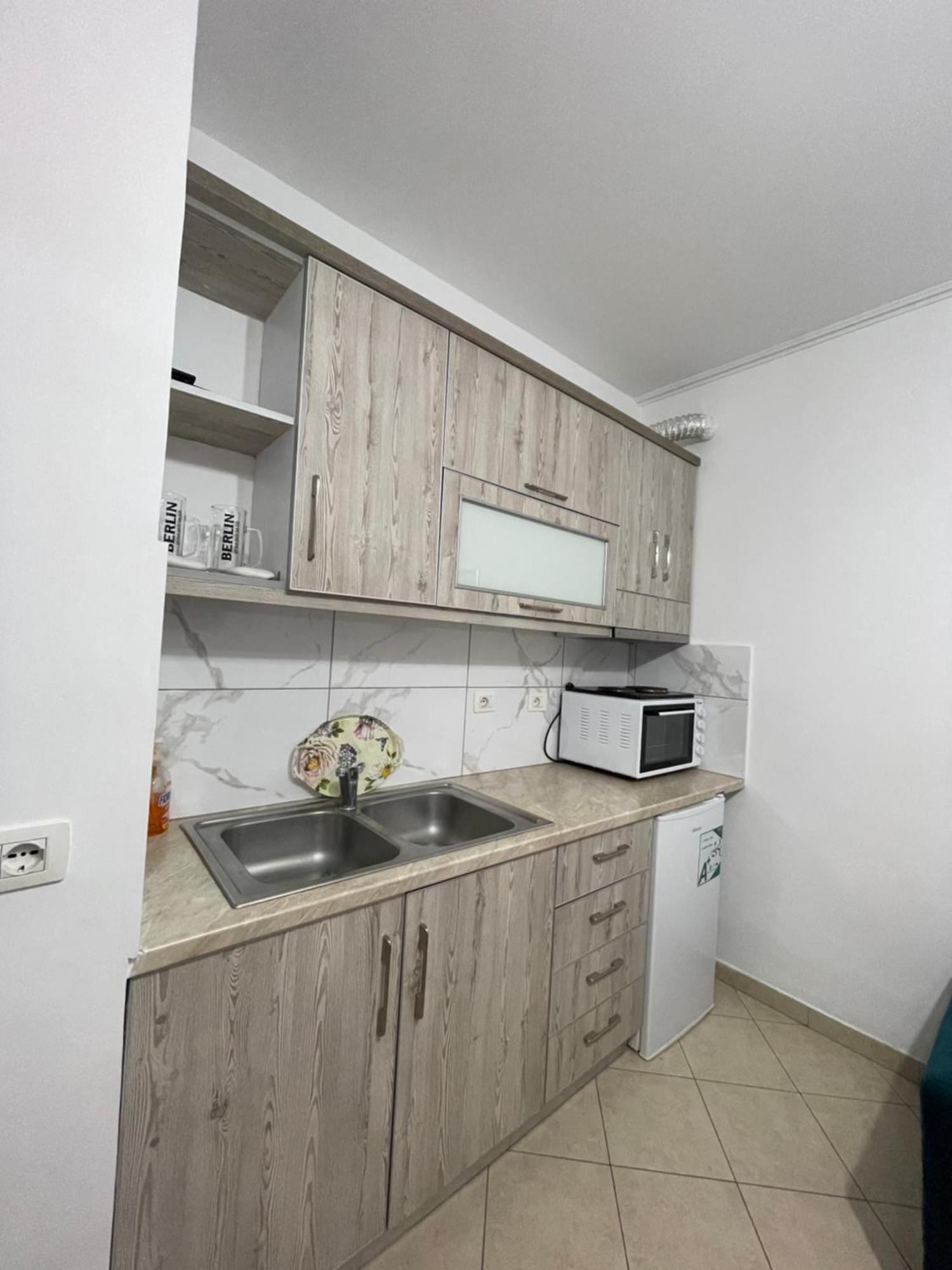 Apartments Monika Sarandë Esterno foto