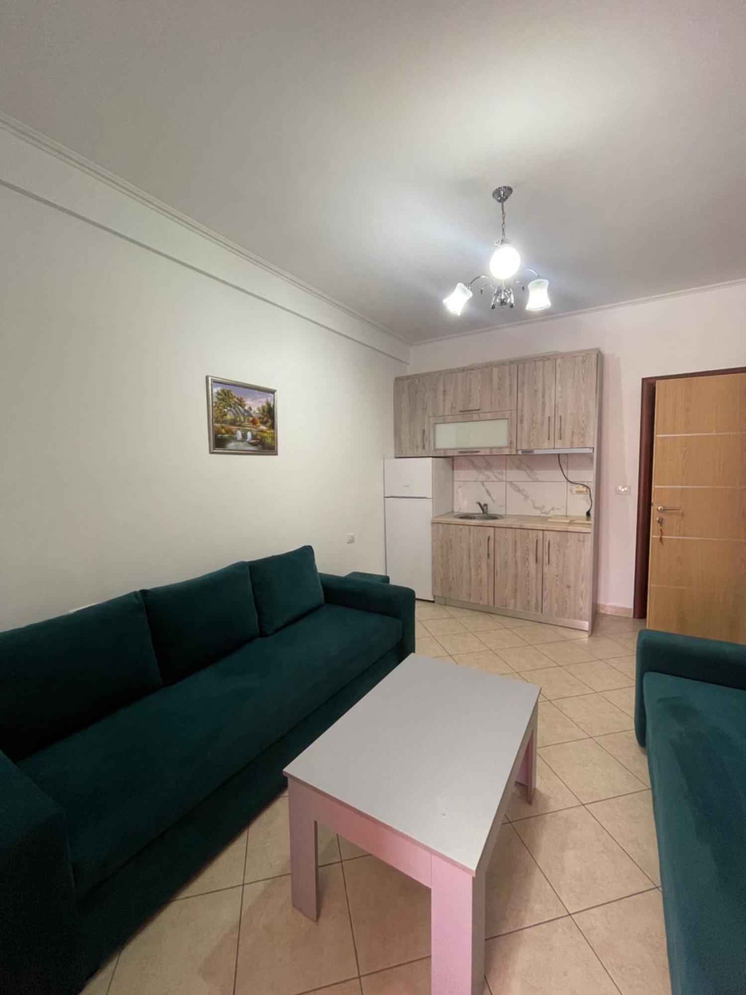 Apartments Monika Sarandë Esterno foto